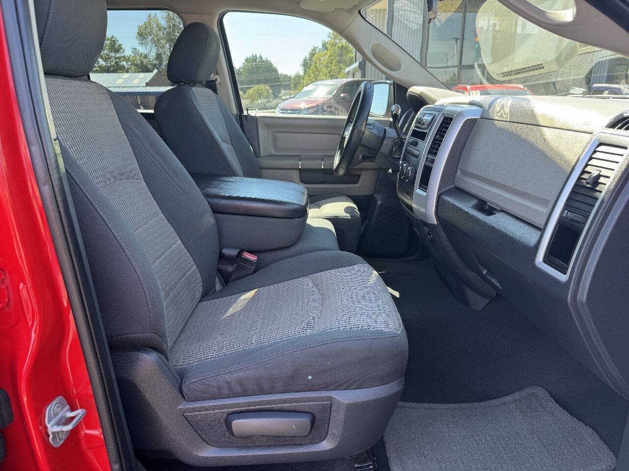 Used 2011 RAM 1500 Classic SLT RWD image 18