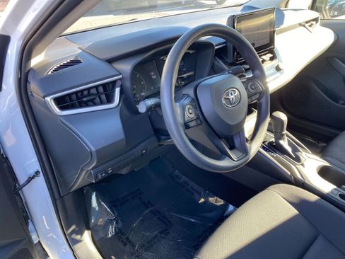Used 2025 Toyota Corolla LE image 34