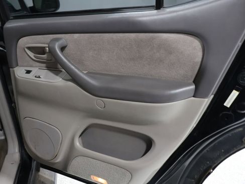 Used 2002 Toyota Sequoia SR5 image 23