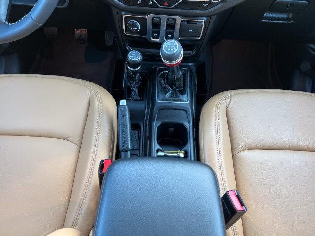 Used 2025 Jeep Wrangler Sport AWD/4WD image 24