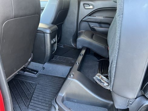 Certified 2022 Chevrolet Colorado ZR2 w/ LPO, Door Decal Package AWD/4WD image 18