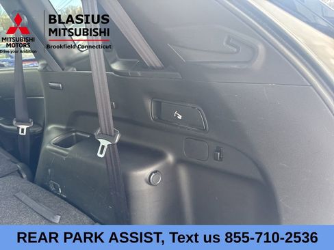 Used 2024 Mitsubishi Outlander SE AWD/4WD image 15