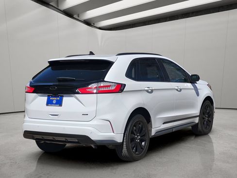 Used 2022 Ford Edge SE w/ Black Appearance Package AWD/4WD image 3