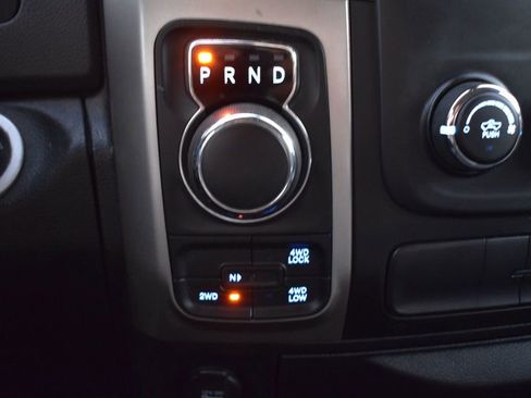 Used 2017 RAM 1500 Classic SLT image 33