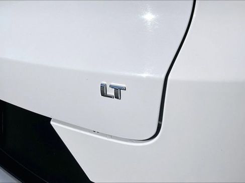 Used 2025 Chevrolet TrailBlazer LT AWD/4WD image 24