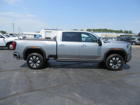 Certified 2025 GMC Sierra 2500 Denali w/ Denali Reserve Package AWD/4WD image 5