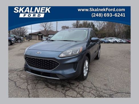 Certified 2020 Ford Escape SE image 1
