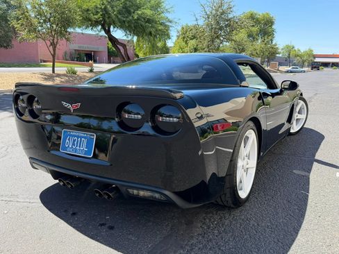 Used 2007 Chevrolet Corvette Coupe w/ Preferred Equipment Group RWD image 2
