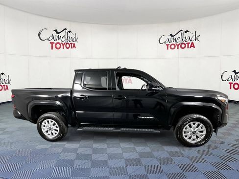 Used 2025 Toyota Tacoma SR5 image 9
