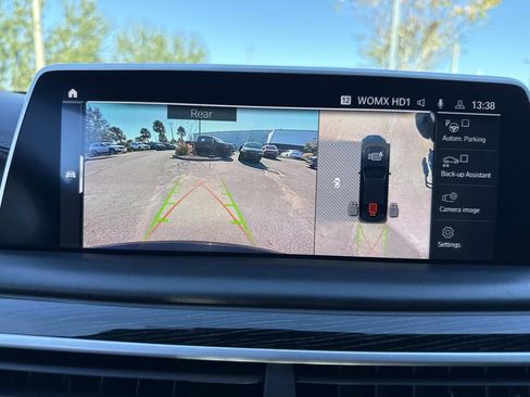 Used 2022 BMW 750i xDrive w/ Executive Package image 31