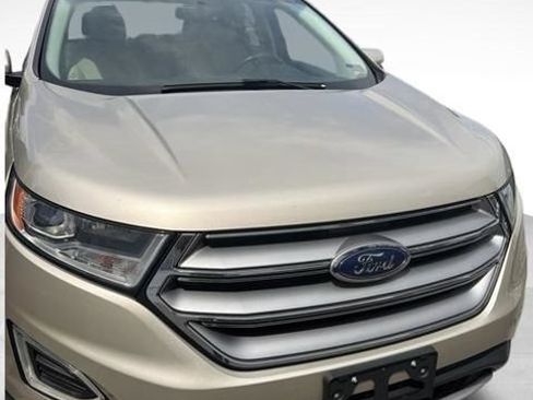 Used 2017 Ford Edge Titanium w/ Technology Package FWD image 7