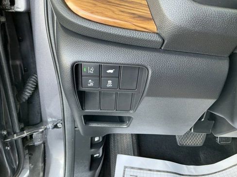 Used 2019 Honda CR-V Touring image 21