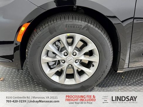 New 2026 Chrysler Pacifica Select image 11