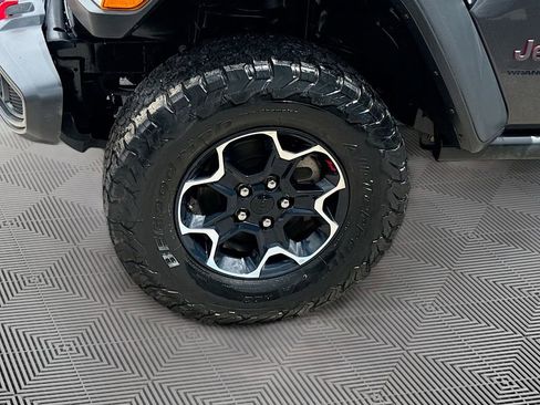 Used 2023 Jeep Wrangler Unlimited Rubicon AWD/4WD image 35