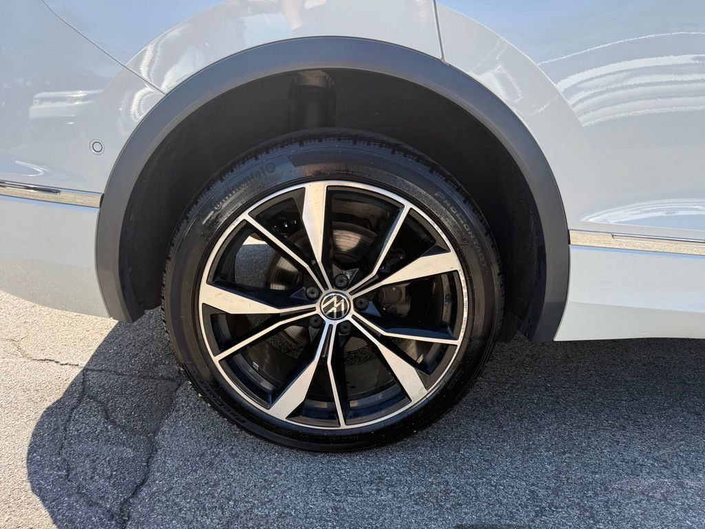 Used 2022 Volkswagen Tiguan SEL R-Line AWD/4WD image 26