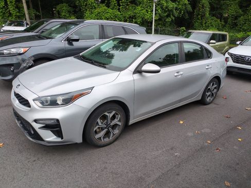 Used 2019 Kia Forte LXS FWD image 3