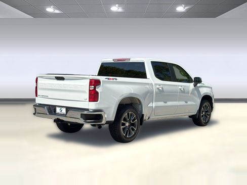 Used 2024 Chevrolet Silverado 1500 LT AWD/4WD image 9