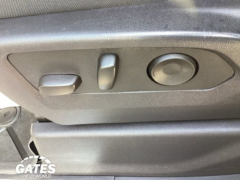 Used 2025 Chevrolet Silverado 1500 LT AWD/4WD image 14