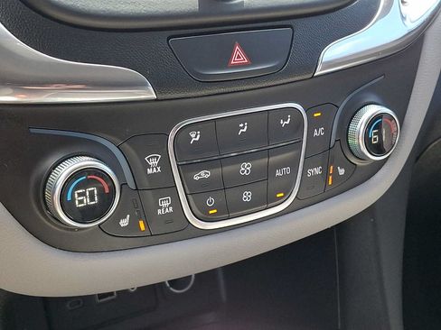 Used 2019 Chevrolet Equinox LT AWD/4WD image 15
