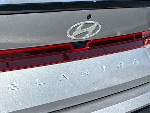 Certified 2025 Hyundai Elantra Sport image 27