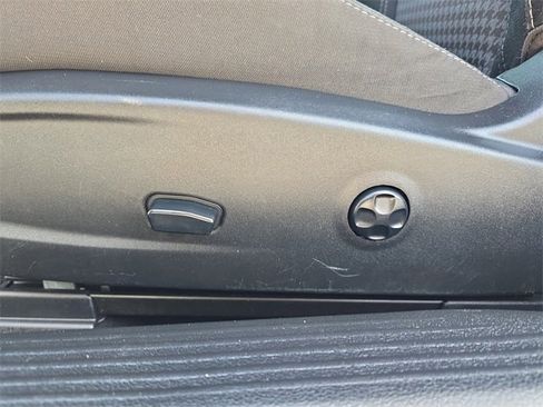 Certified 2019 Dodge Challenger SXT image 14