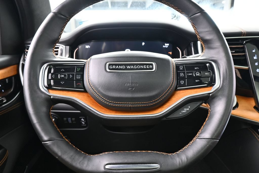 Used 2022 Jeep Grand Wagoneer Series III AWD/4WD image 34