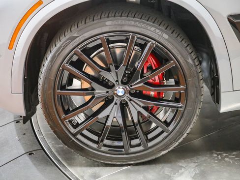 Used 2024 BMW X5 xDrive40i w/ M Sport Package AWD/4WD image 10
