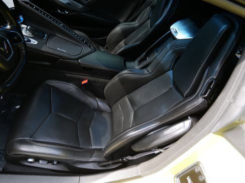 Used 2021 Chevrolet Corvette Stingray Preferred Cpe w/ Z51 Performance Package image 14