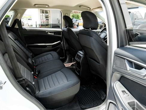Used 2017 Ford Edge SE image 34