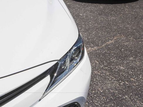 Used 2018 Toyota Camry LE FWD image 13