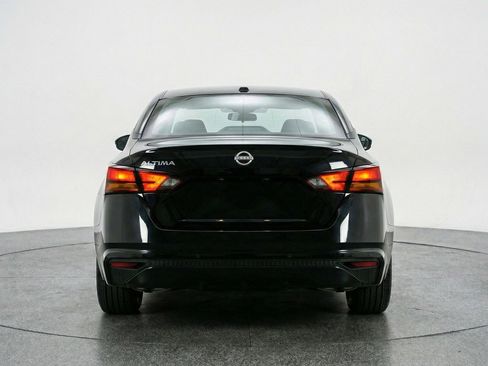 Used 2025 Nissan Altima 2.5 SV FWD image 7