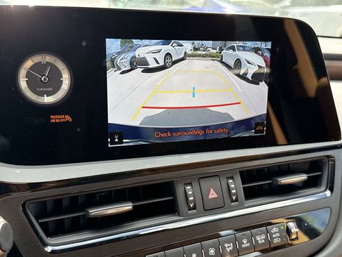 Used 2025 Lexus ES 350 w/ Premium Package image 24