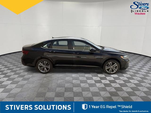 Used 2024 Volkswagen Jetta SE FWD image 5