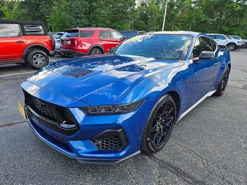 Used 2024 Ford Mustang GT Premium w/ GT Performance Package RWD image 3