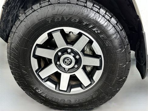 Used 2021 Toyota 4Runner TRD Off-Road w/ Wilderness Package (TMS) image 30