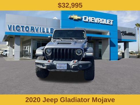 Used 2020 Jeep Gladiator Mojave AWD/4WD image 2