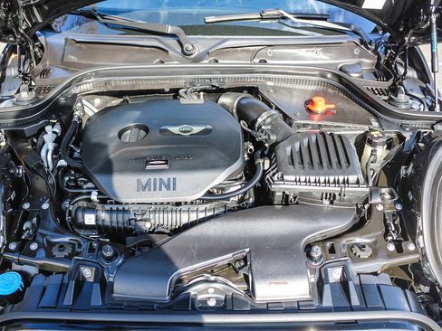 Used 2018 MINI Cooper S image 32