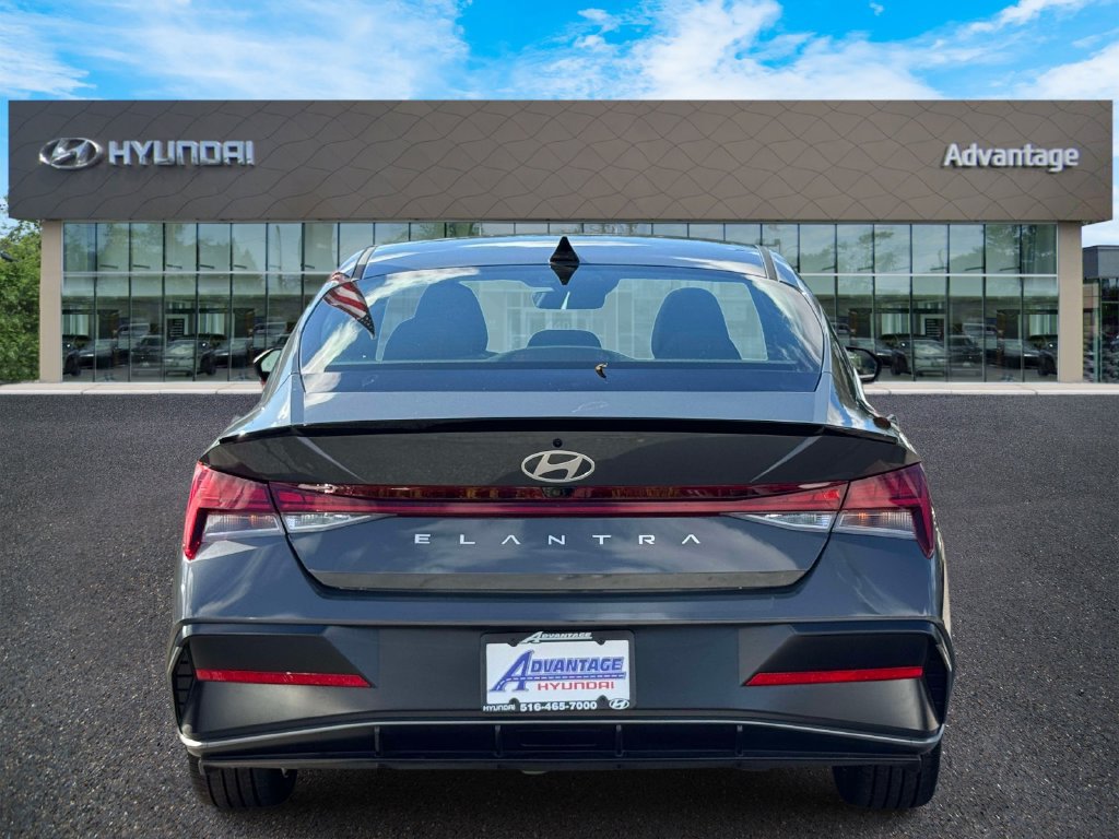 Used 2026 Hyundai Elantra SEL Sport Premium FWD image 7