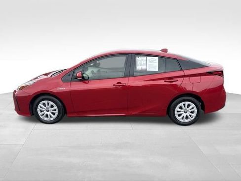 Used 2022 Toyota Prius L Eco FWD image 2