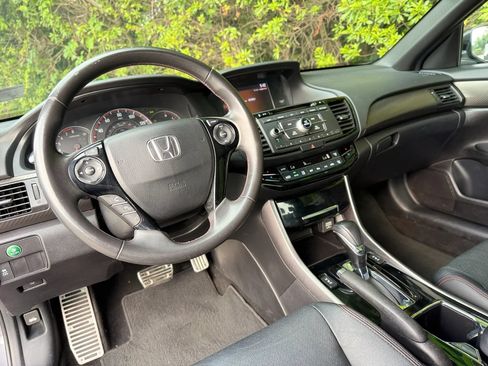 Used 2017 Honda Accord Sport Special Edition image 4