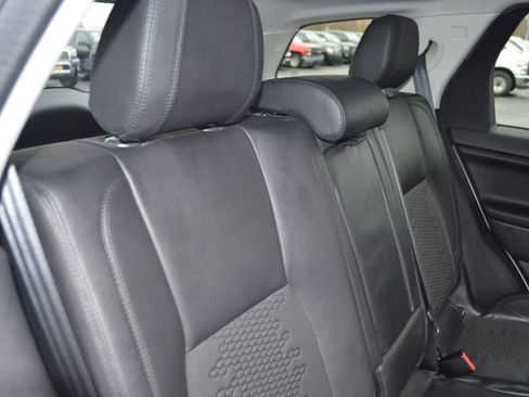 Used 2018 Land Rover Discovery Sport SE image 28