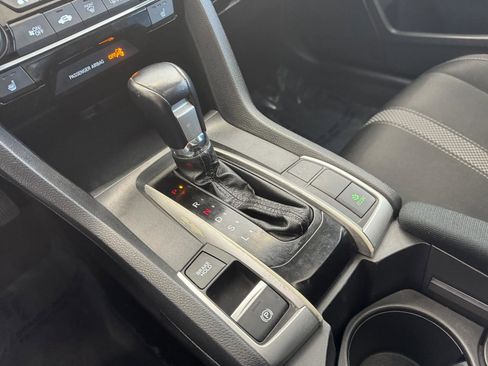 Used 2019 Honda Civic EX image 48