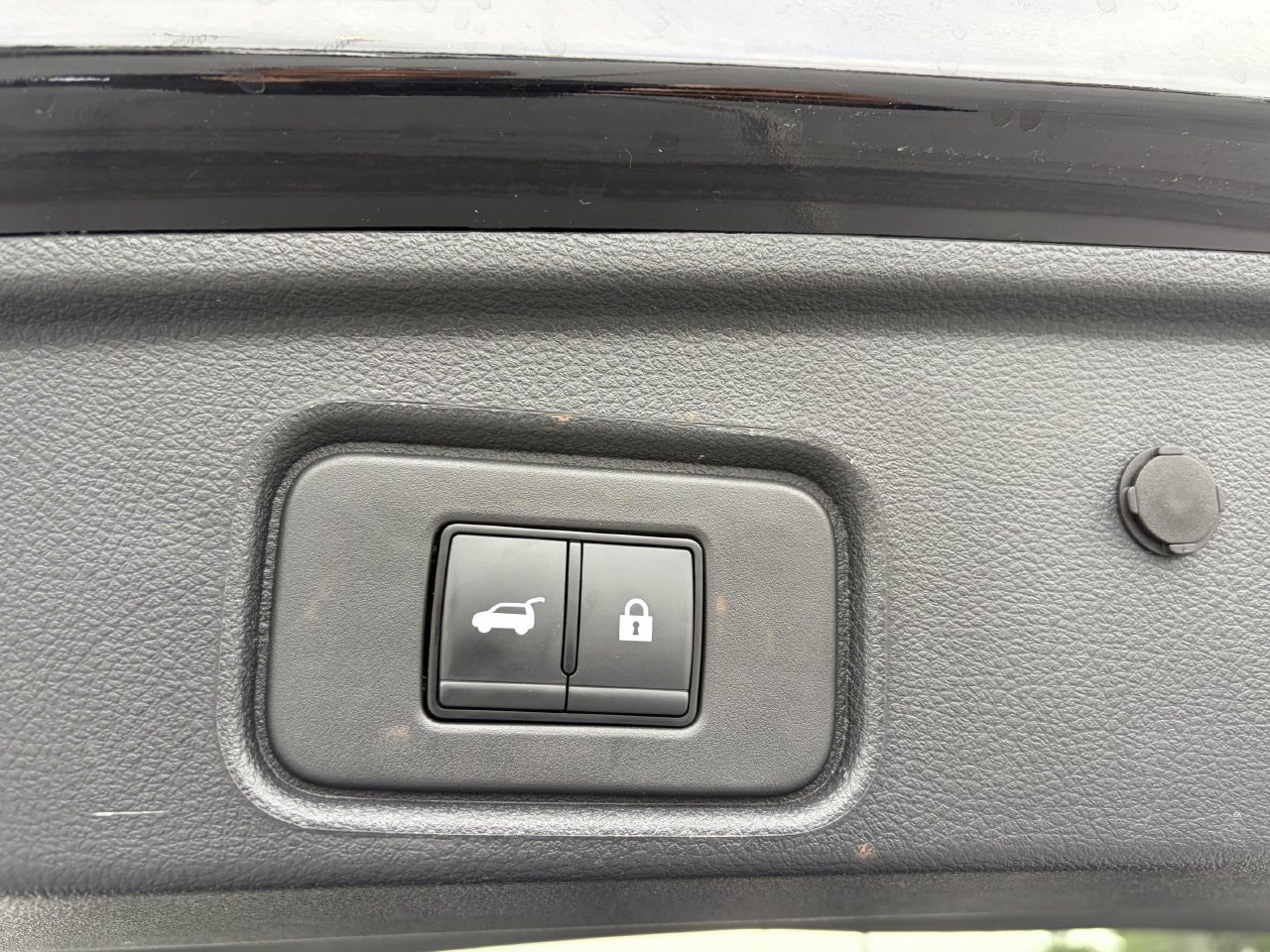 Certified 2025 Nissan Pathfinder SV FWD image 11