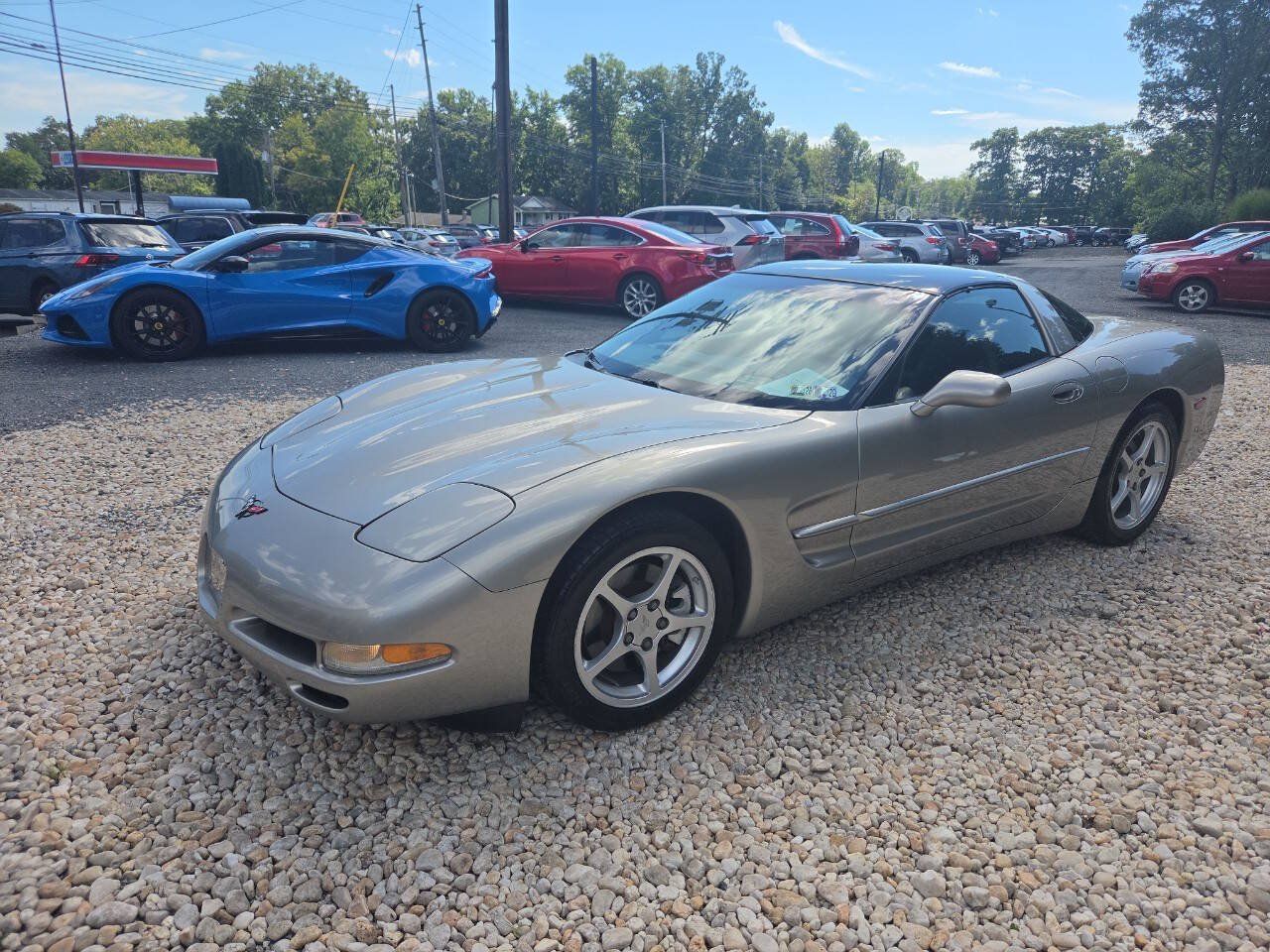 Used 2000 Chevrolet Corvette Coupe w/ Roof Pkg RWD image 2