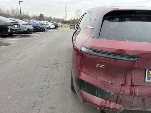 Certified 2023 BMW iX xDrive50 w/ Premium Package image 4