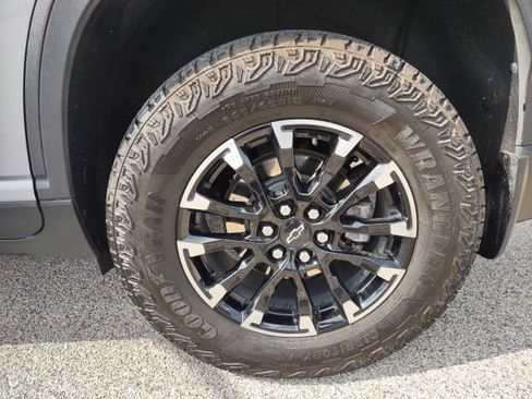 Used 2024 Chevrolet Traverse Z71 w/ LPO, Floor Liner Package AWD/4WD image 29