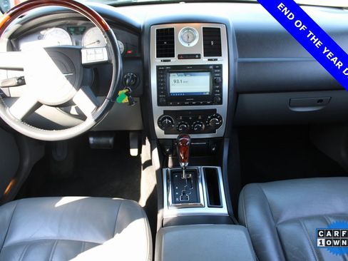 Used 2005 Chrysler 300 C w/ Navigation & Sound Group II image 17