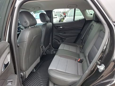 Used 2024 Chevrolet Trax LT FWD image 8