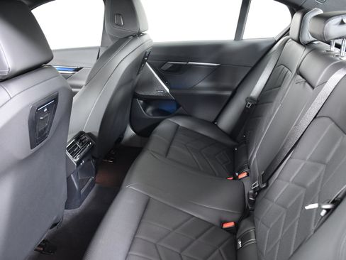 Used 2025 BMW i5 eDrive40i image 23