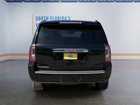Used 2017 GMC Yukon Denali image 4